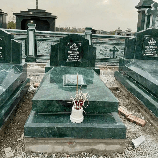 Mộ đá xanh rêu - Mẫu 13